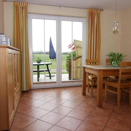 Casa vacanze Doppelhaushaelfte, Kuehlungsborn, Cleaning Included